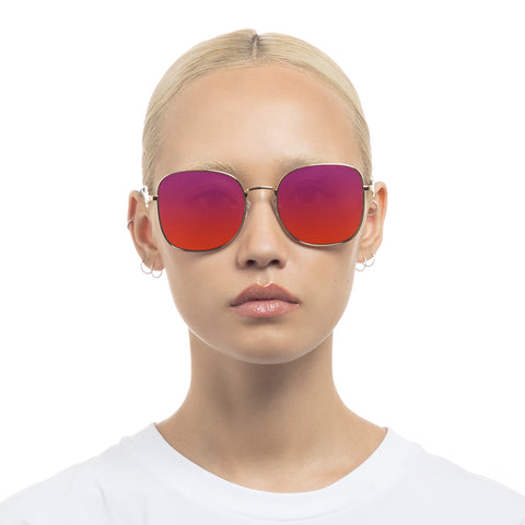 Le Specs Metamorphosis Bright Gold Female Round Sunglasses | Eyewear Index