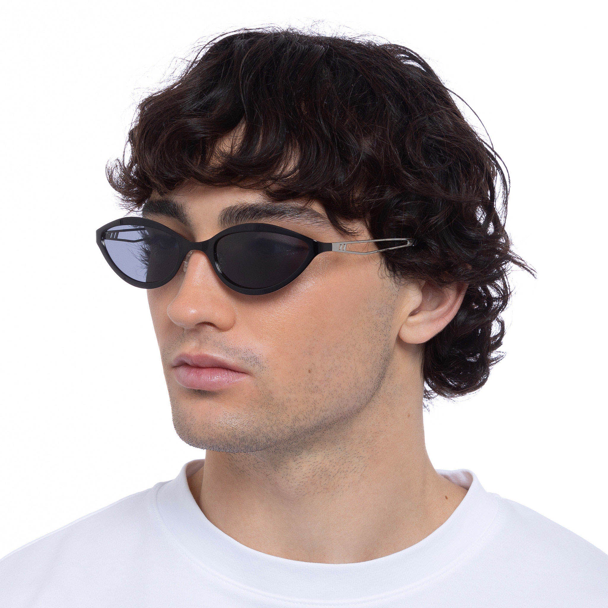 Le Specs Glitch Black Female Cat-Eye Sunglasses | Eyewear Index