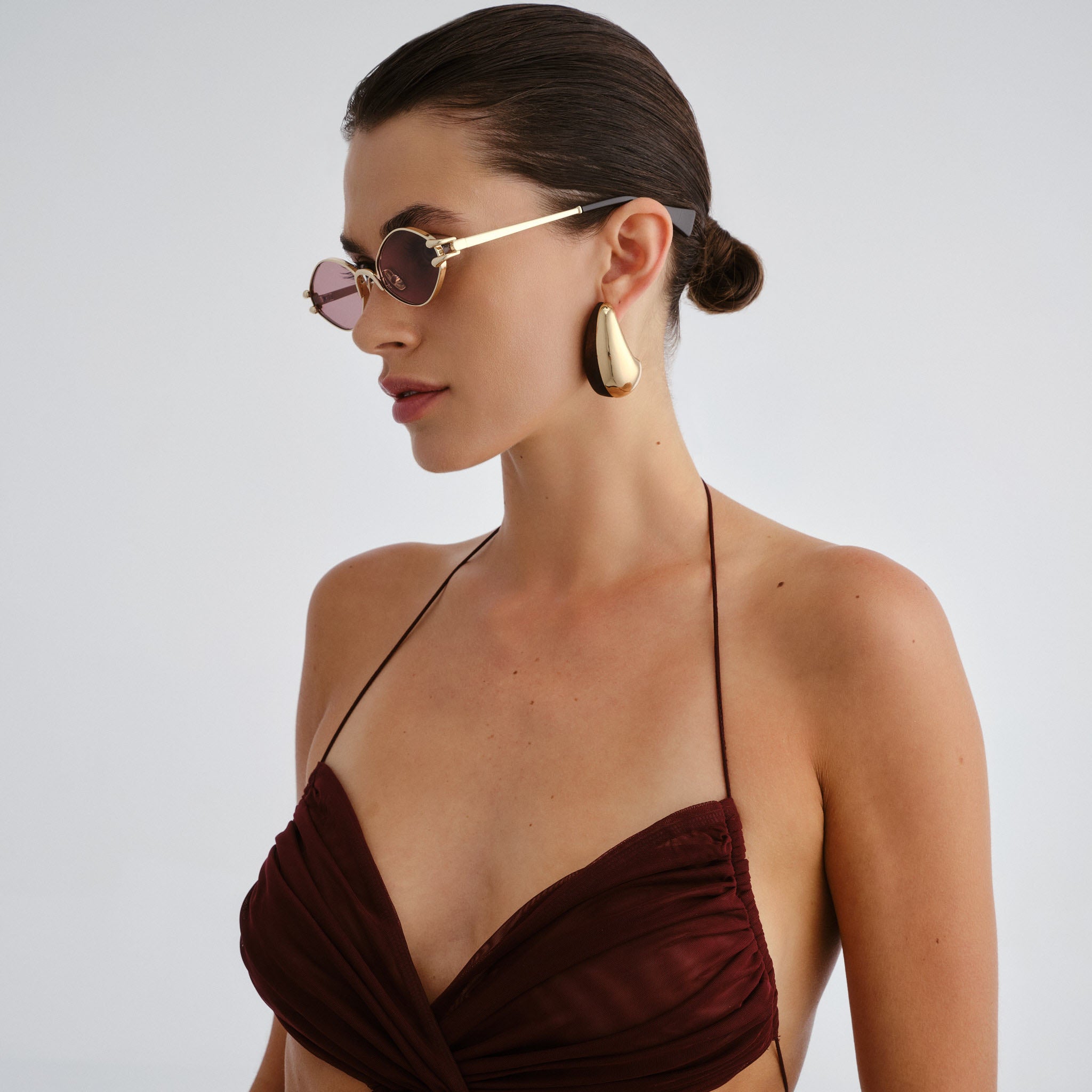 Le Specs Numero Quince Gold Female Oval Sunglasses | Eyewear Index