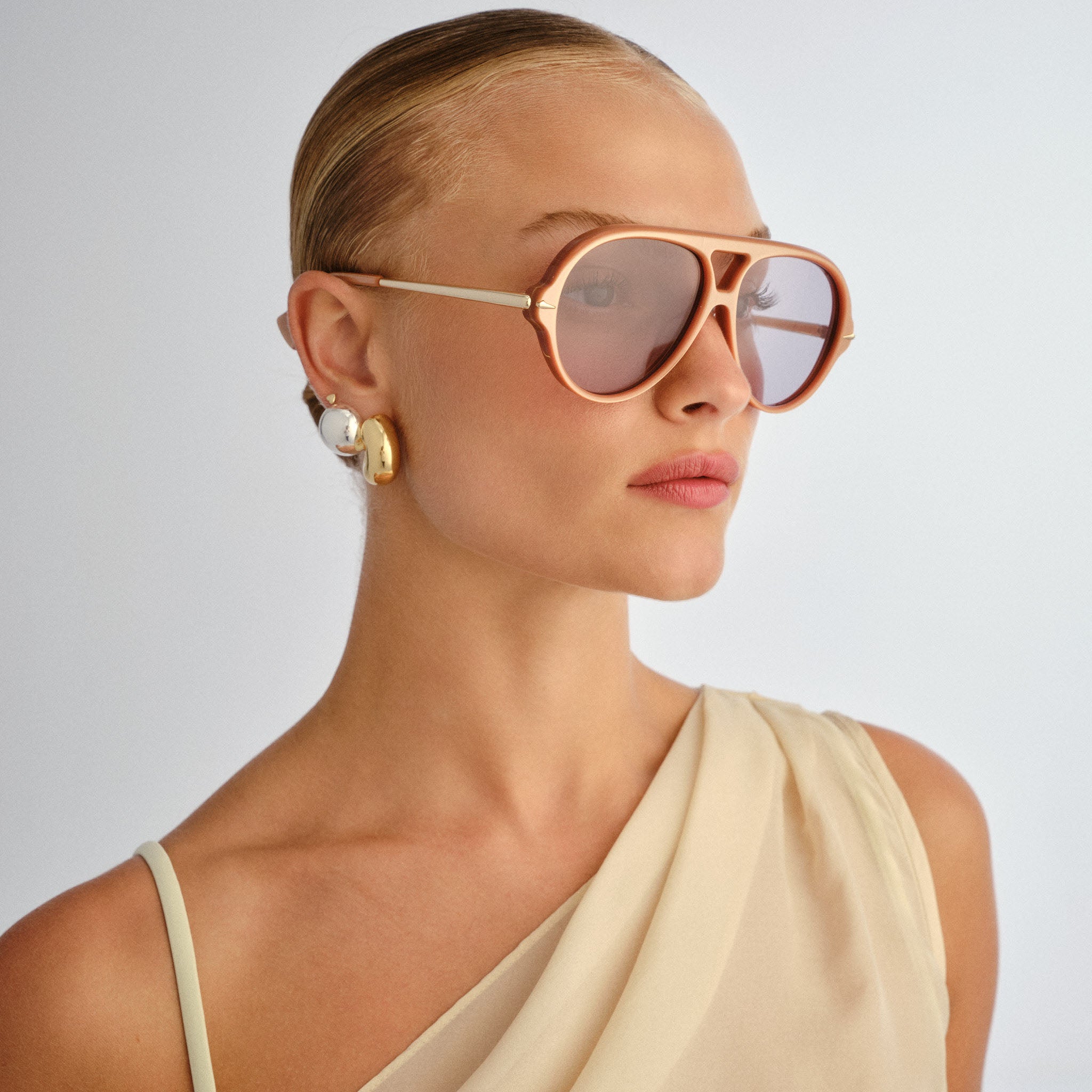 Le Specs Numero Once Champagne Velvet Female Aviator Sunglasses | Eyewear Index