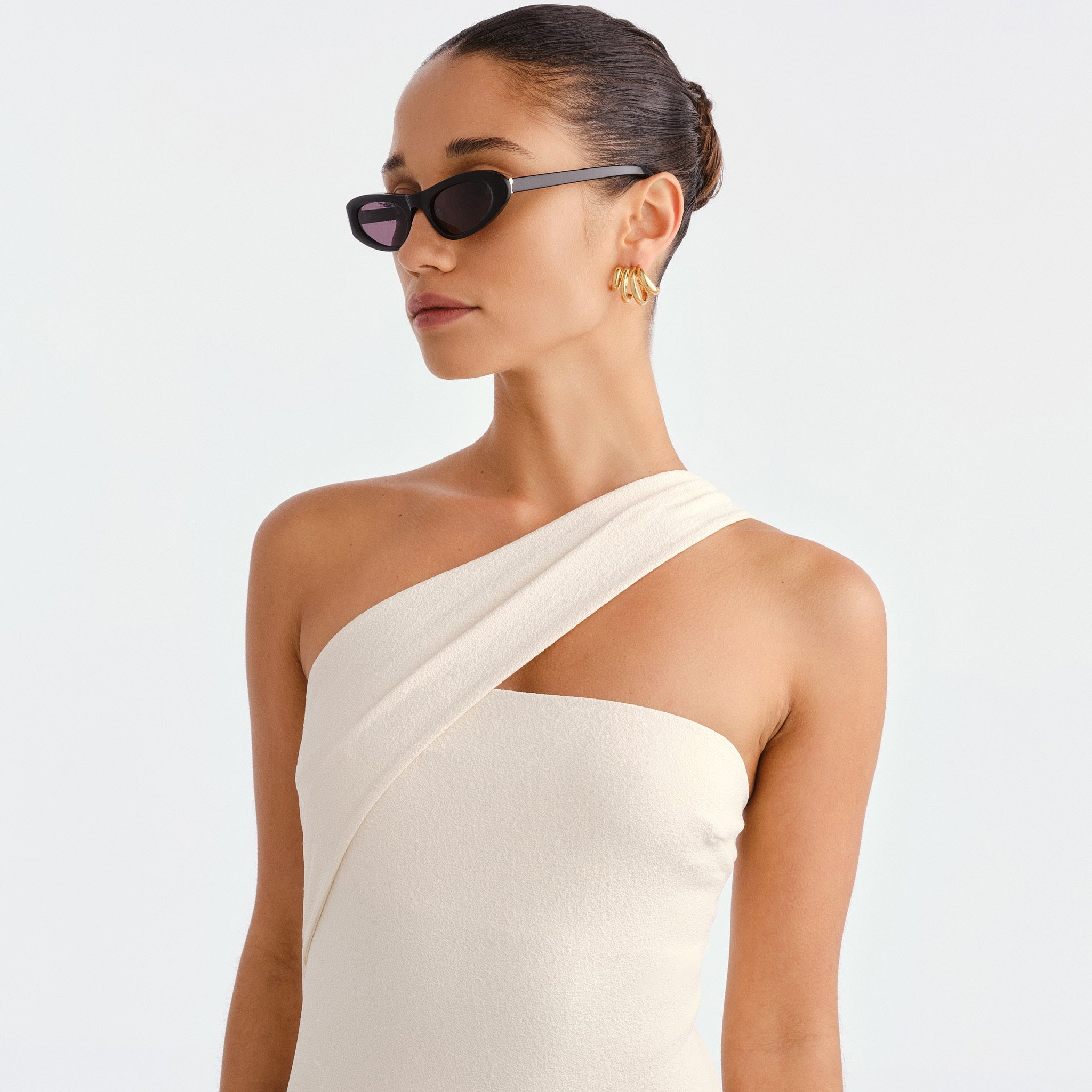Luv Lou The Noa Black Female Cat-Eye Sunglasses | Eyewear Index