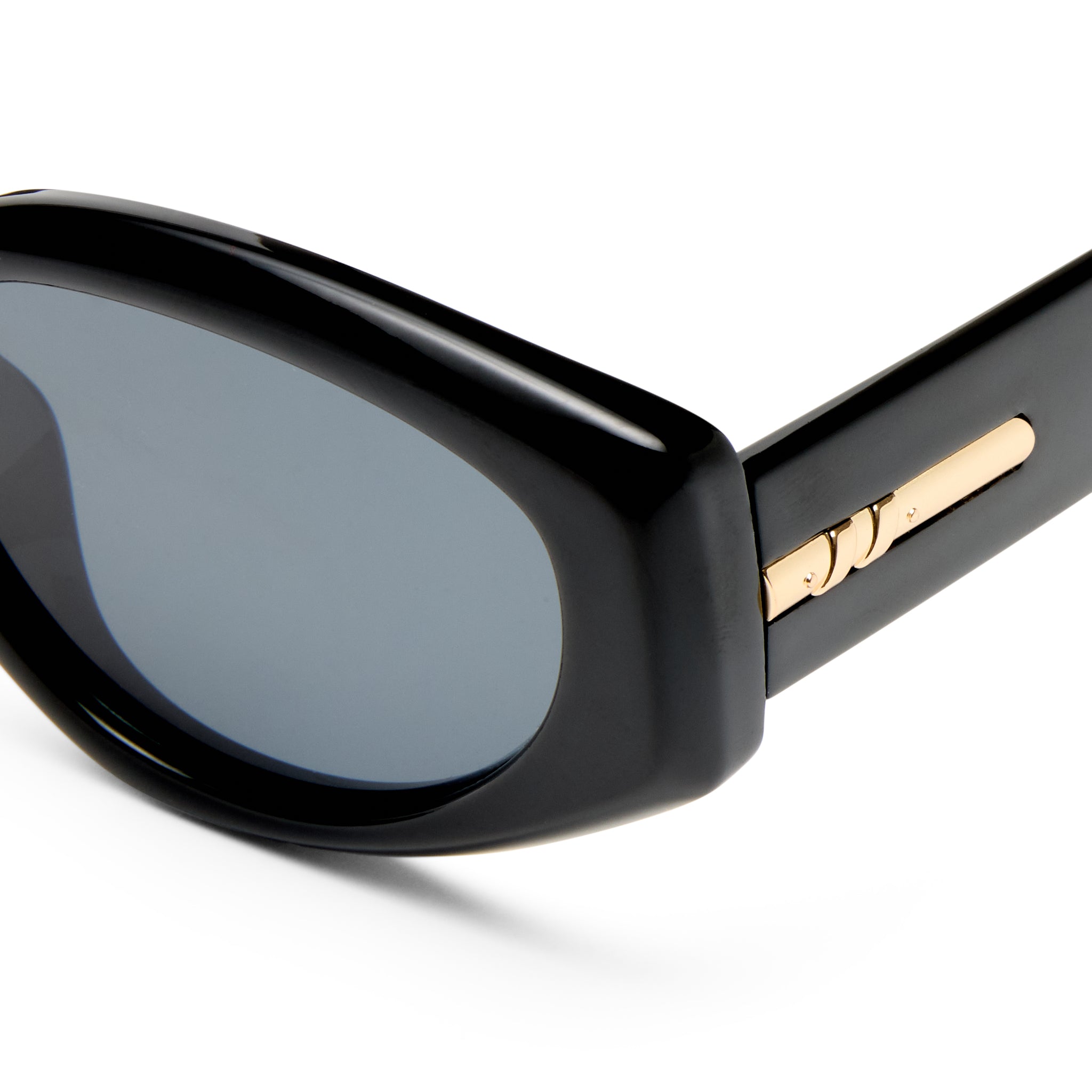 Le Specs Fevered + Black Female Oval Sunglasses | Eyewear Index