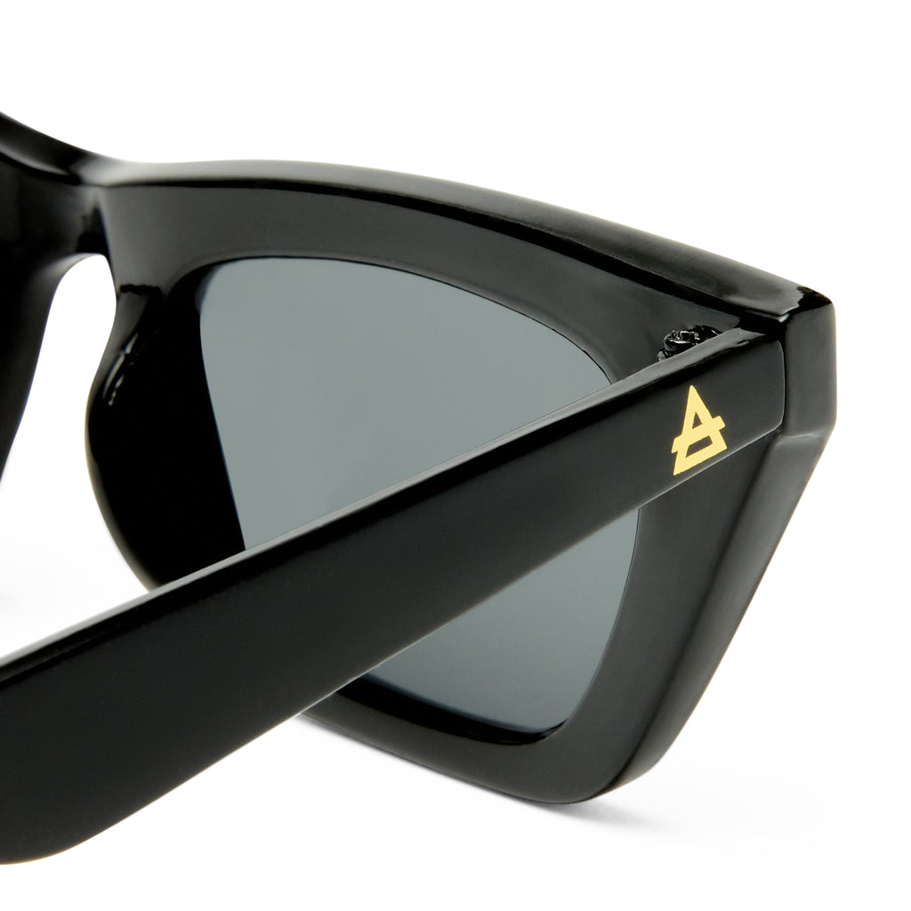 TOROE Polarized Black Sunglasses – Super Dark Category 4 Lenses, UV400, TR90 Frame