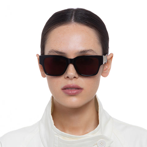 Oroton Peggy Black Female D-Frame Sunglasses | Eyewear Index