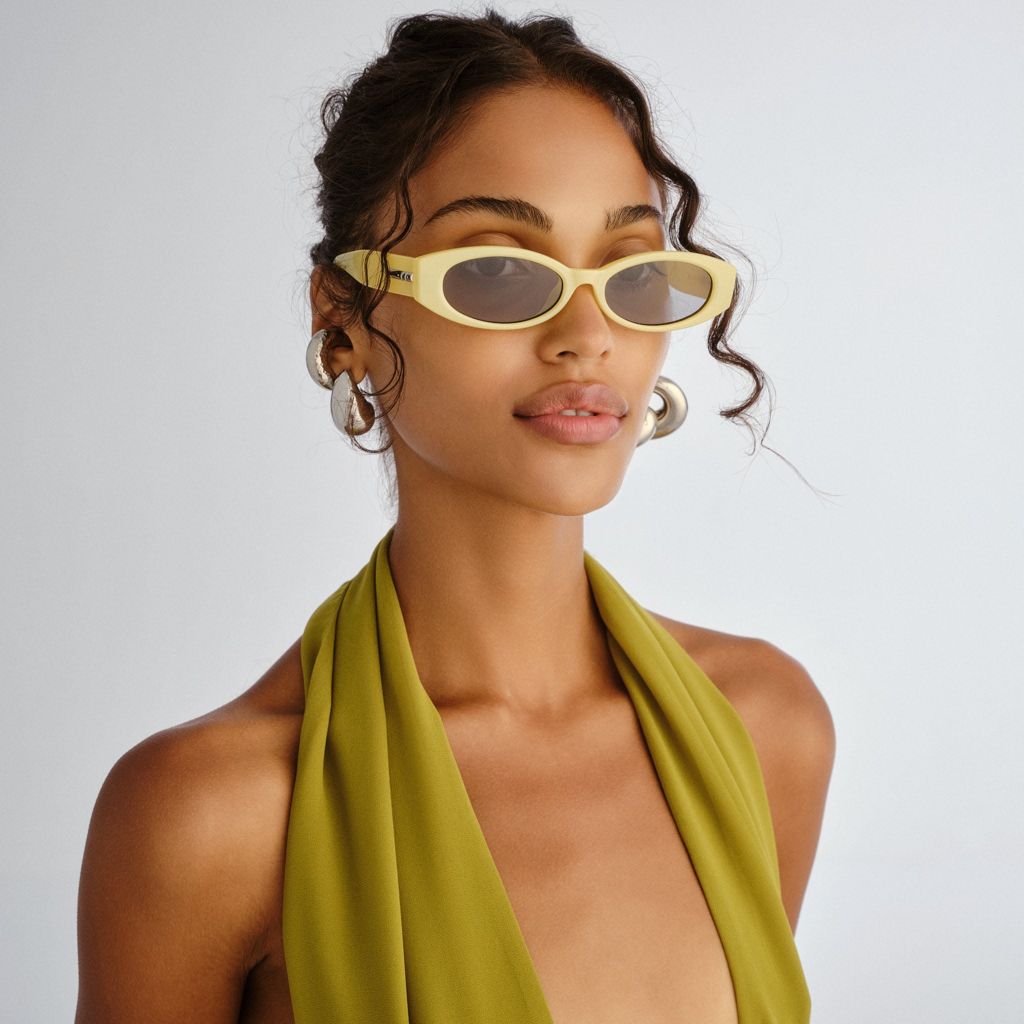 Le Specs Belladonna Acid Yellow Pearl Female Oval Sunglasses | Eyewear Index
