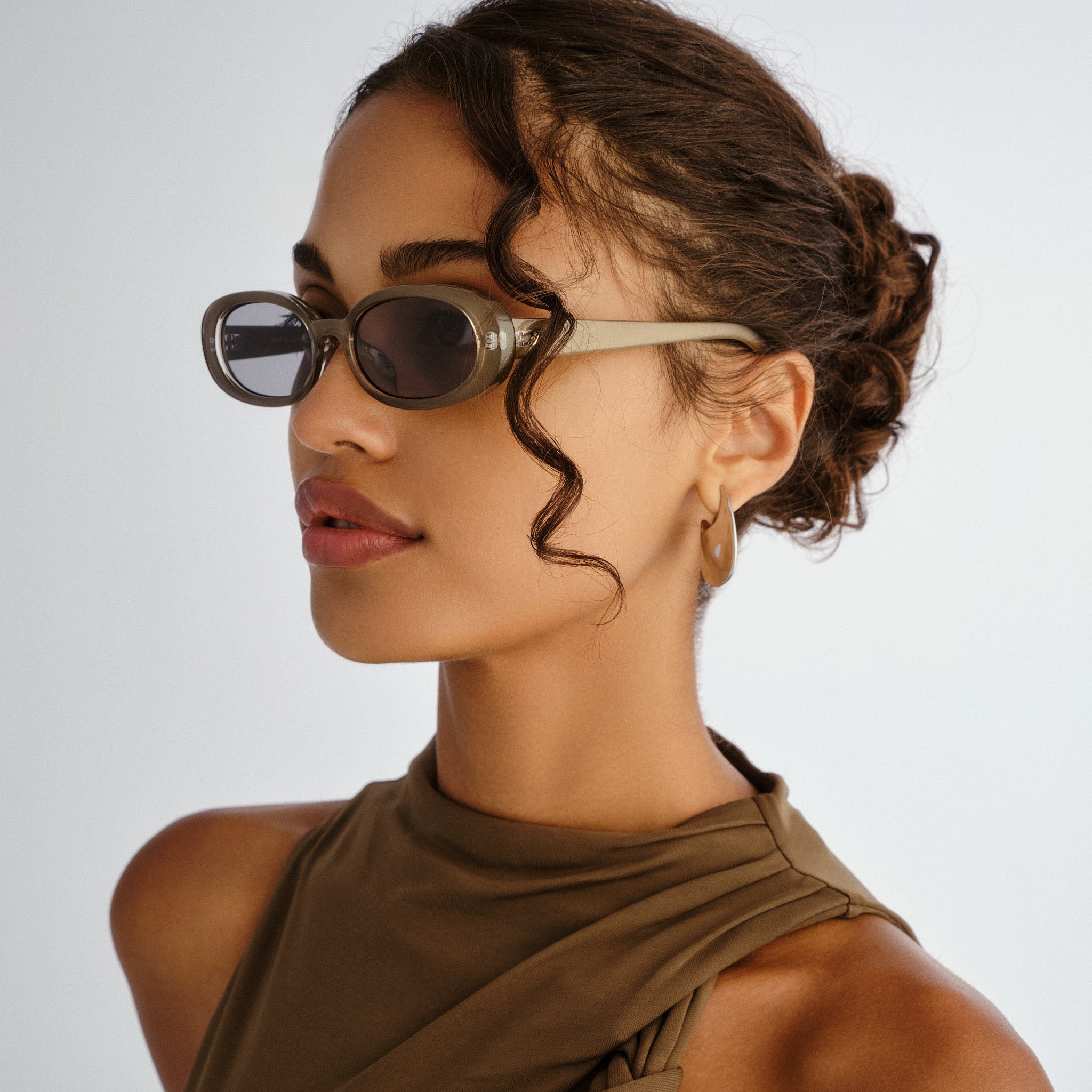 Le Specs Outta Love + Olive Pearl Female Oval Sunglasses | Eyewear Index