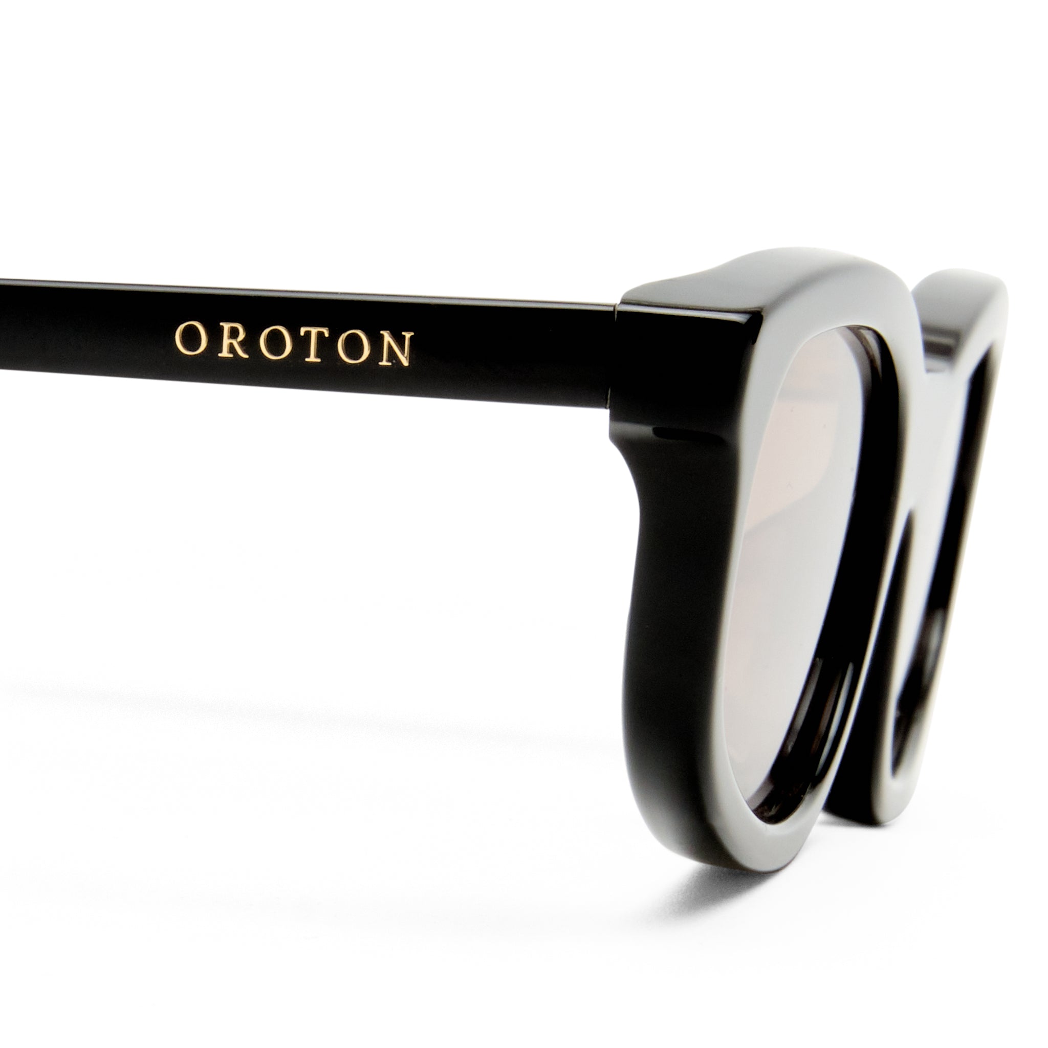 Oroton Finch Black Female Cat-Eye Sunglasses | Eyewear Index