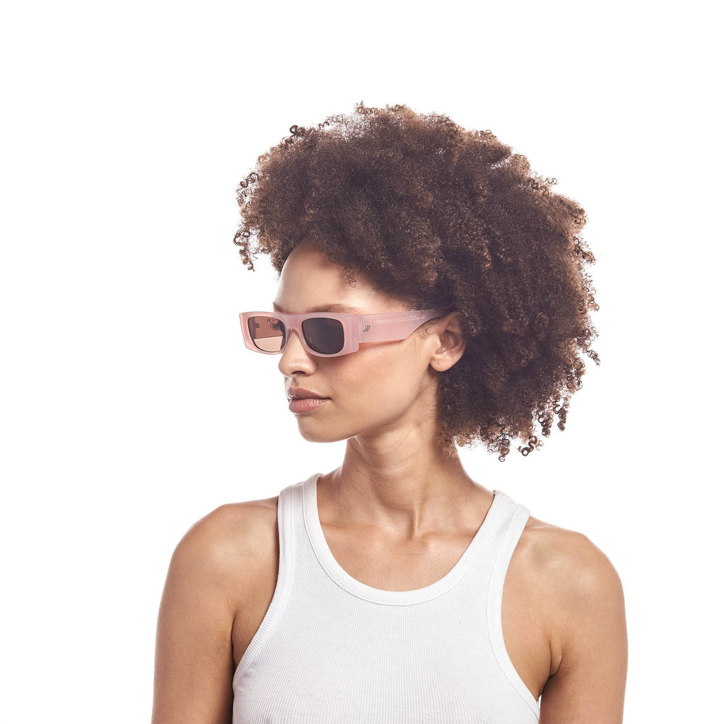 Le Specs Recovery Rosewater Female Rectangle Sunglasses | Eyewear Index