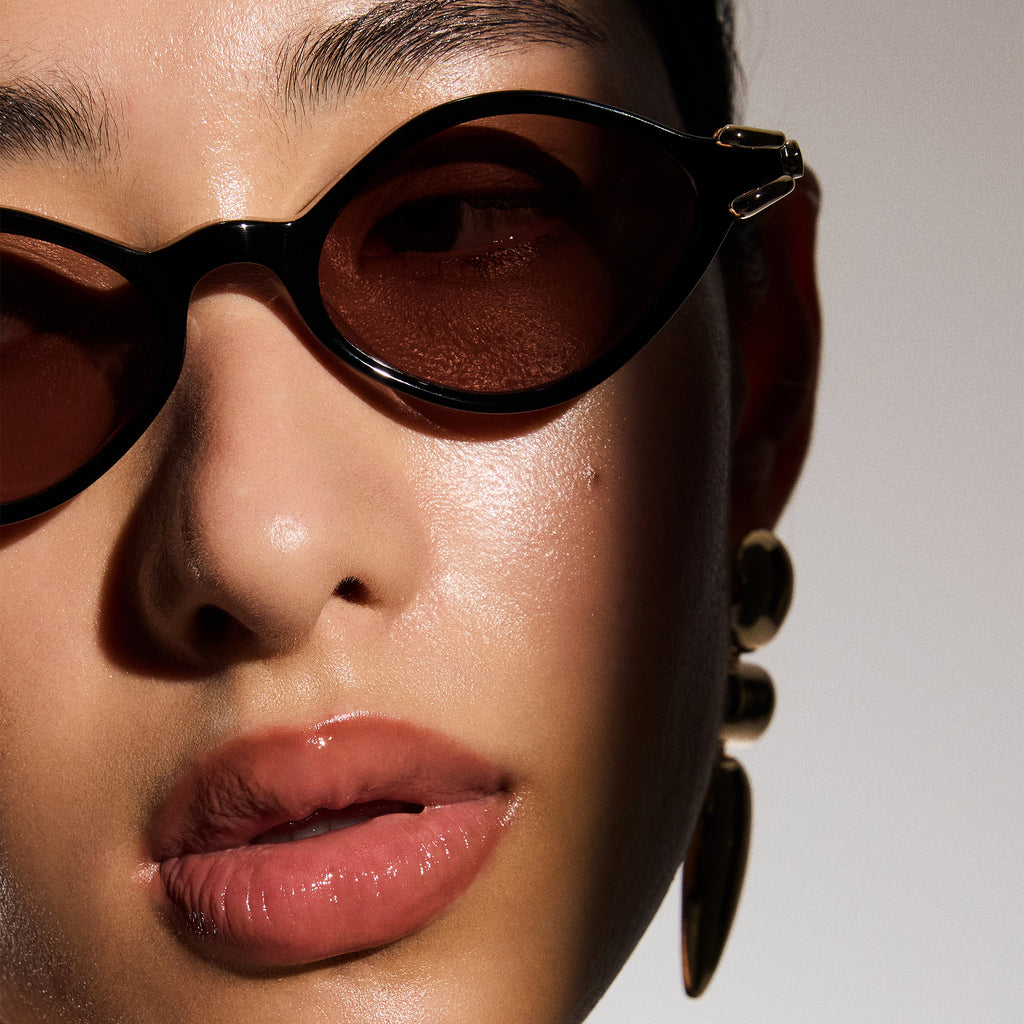 Le Specs Numero Trece Obsidian Black Female Oval Sunglasses | Eyewear Index