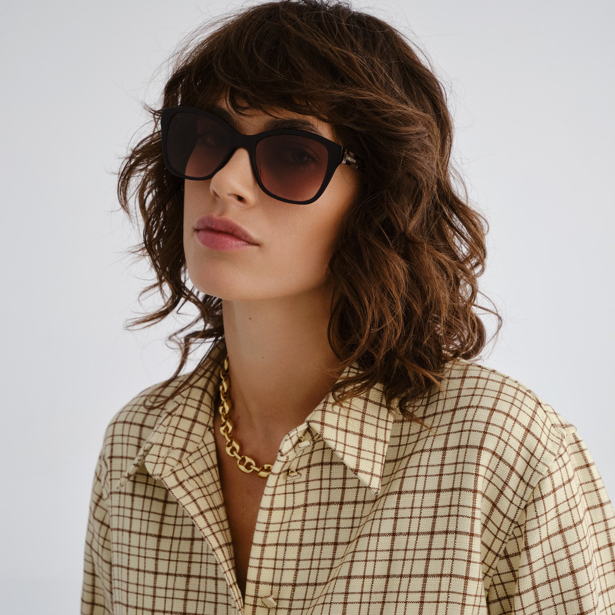 Oroton Clarita Navy Biscuit Tort Female D-Frame Sunglasses | Eyewear Index