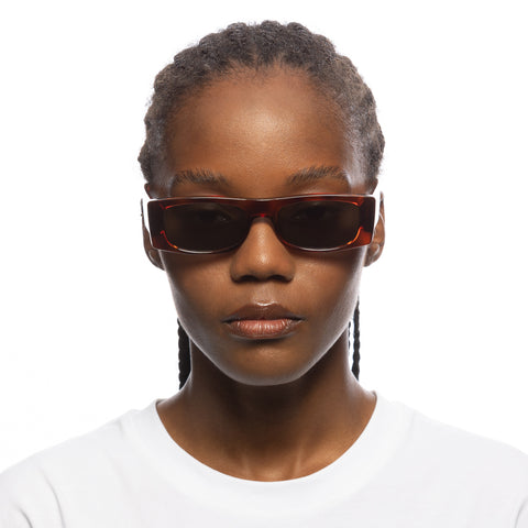 Le Specs Recovery Toffee Tort Female Rectangle Sunglasses | Eyewear Index