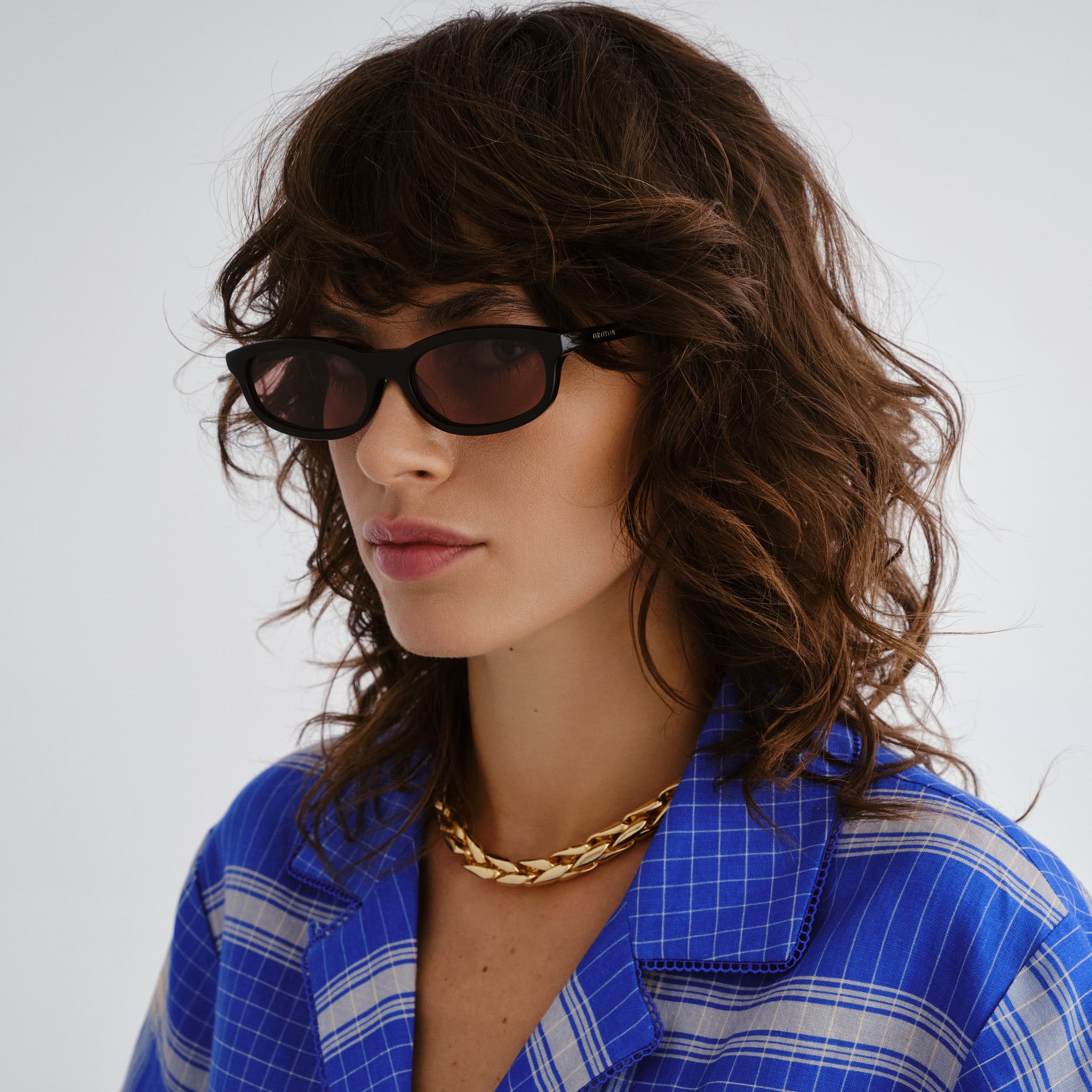 Oroton Finch Black Female Cat-Eye Sunglasses | Eyewear Index