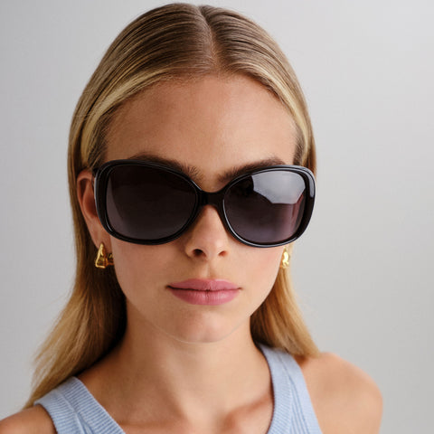 Solarized Oversize 70s Black Gold Female Rectangle Sunglasses | Eyewear Index