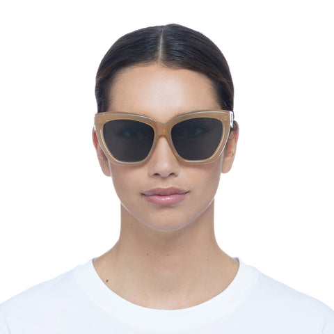 Le Specs Vamos Caramel Female Cat-Eye Sunglasses | Eyewear Index