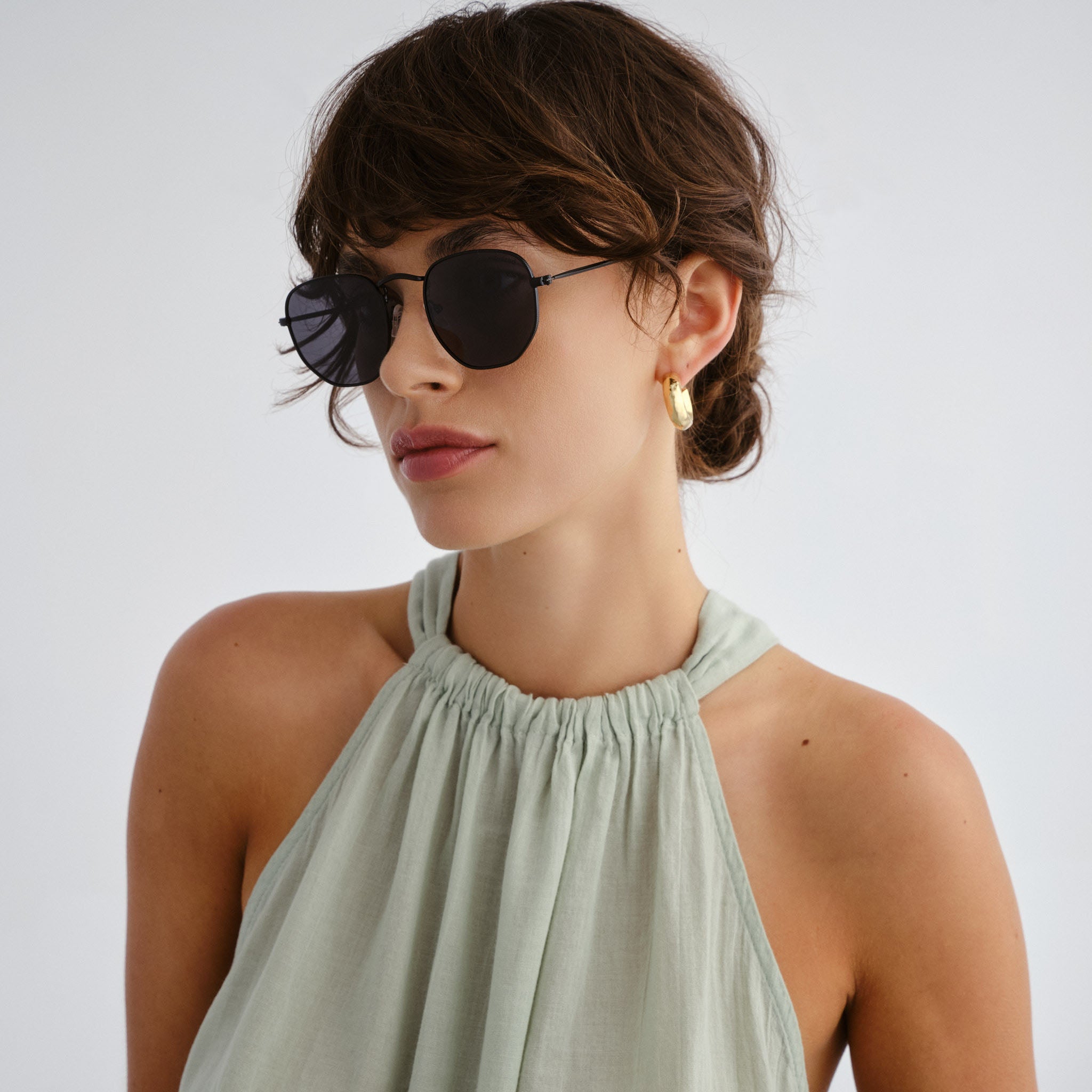 Solarized Hex Metal Black Uni-Sex Square Sunglasses | Eyewear Index