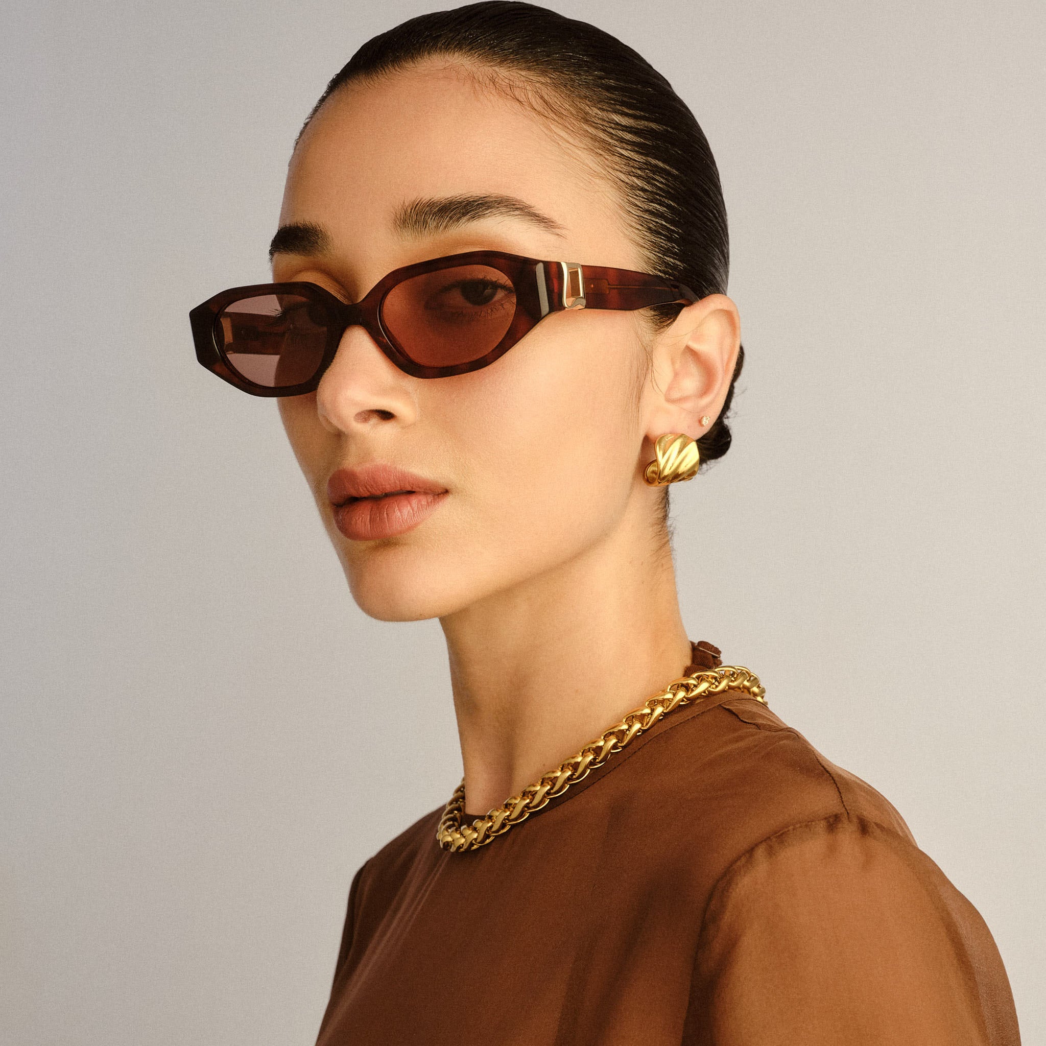 Luv Lou The Freddie Honey Tort Female Oval Sunglasses | Eyewear Index