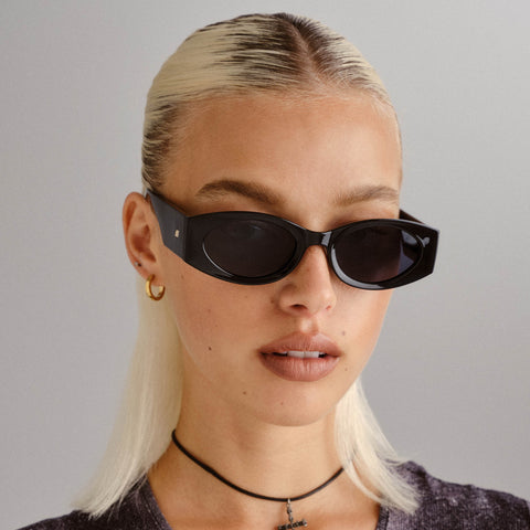 Le Specs Mermaiden Black Female Oval Sunglasses | Eyewear Index