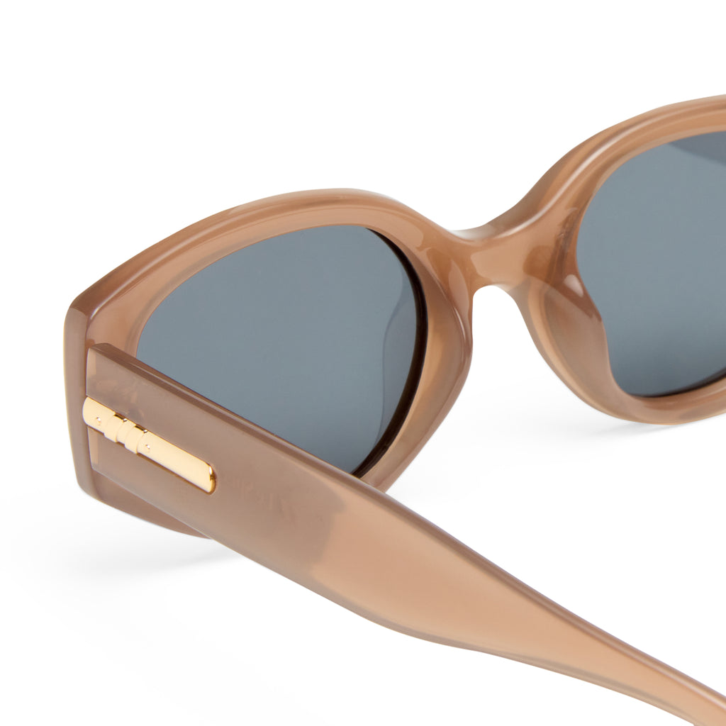 Le Specs Fevered + Fawn Female Oval Sunglasses | Eyewear Index