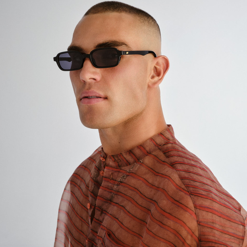 Le Specs Pilferer Black Uni-Sex Rectangle Sunglasses | Eyewear Index