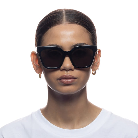 Le Specs Star Glow Black Female Square Sunglasses | Eyewear Index