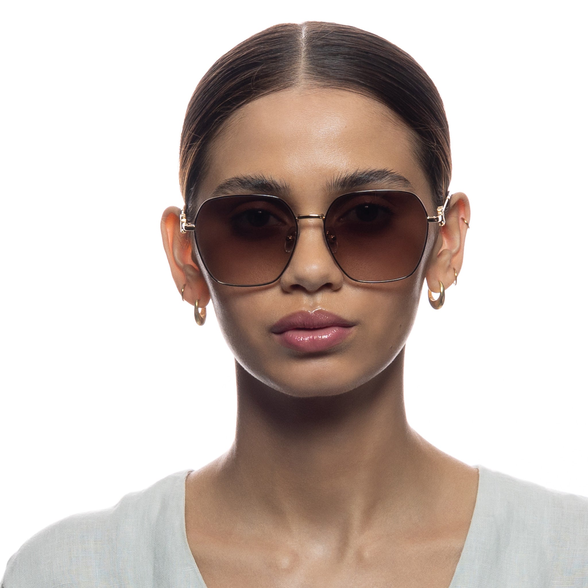 Oroton Cedar Gold Black Female Square Sunglasses | Eyewear Index