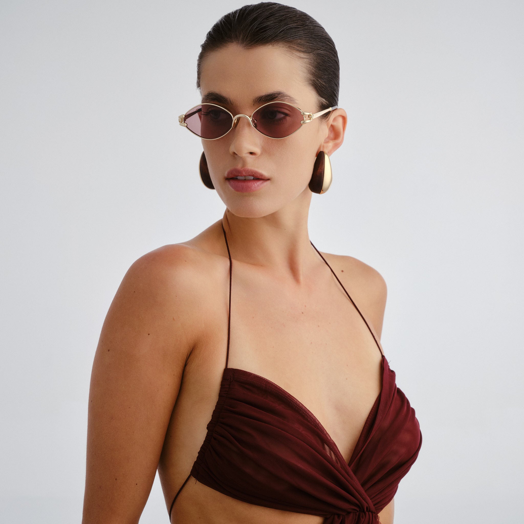 Le Specs Numero Quince Gold Female Oval Sunglasses | Eyewear Index