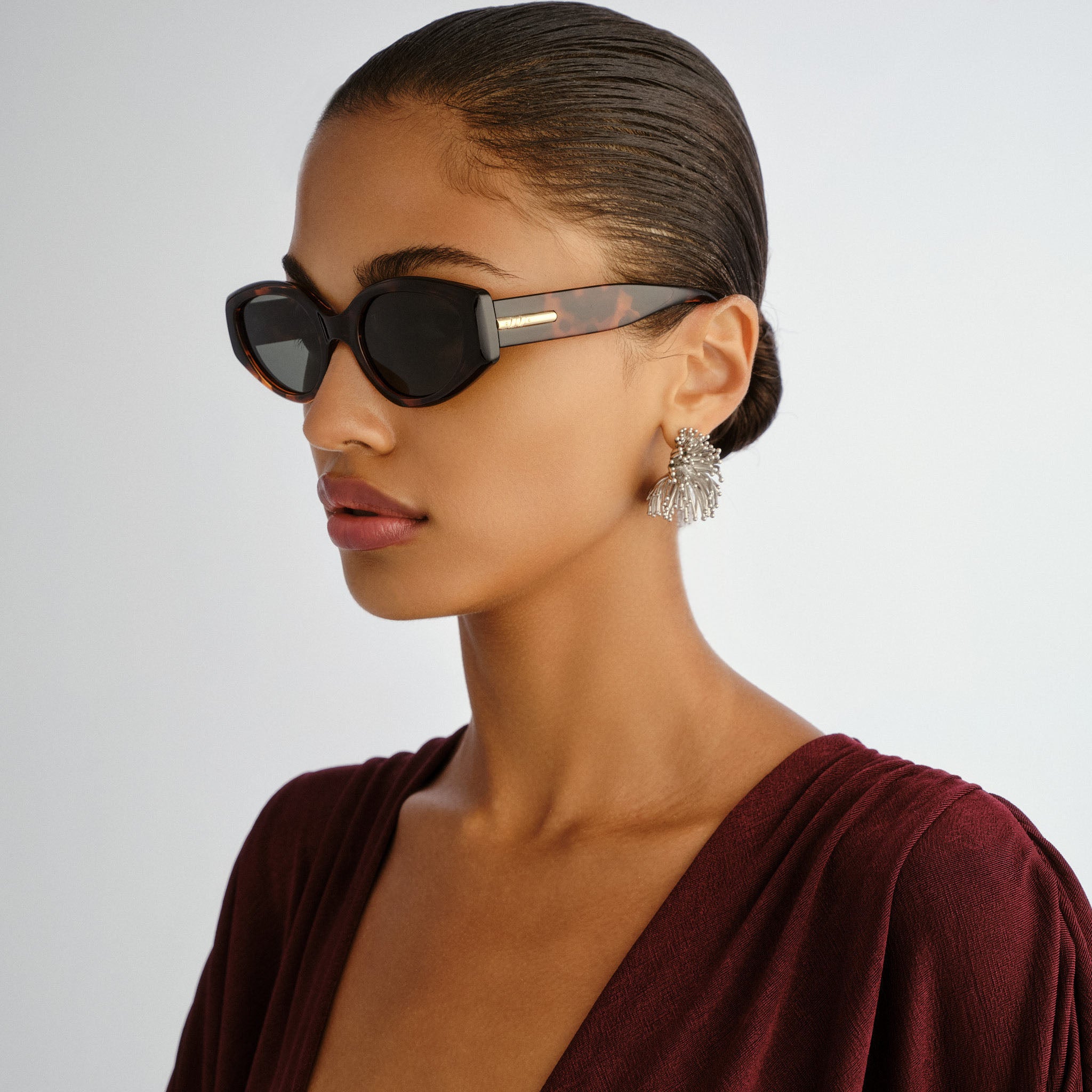 Le Specs Fevered + Tort Female Oval Sunglasses | Eyewear Index