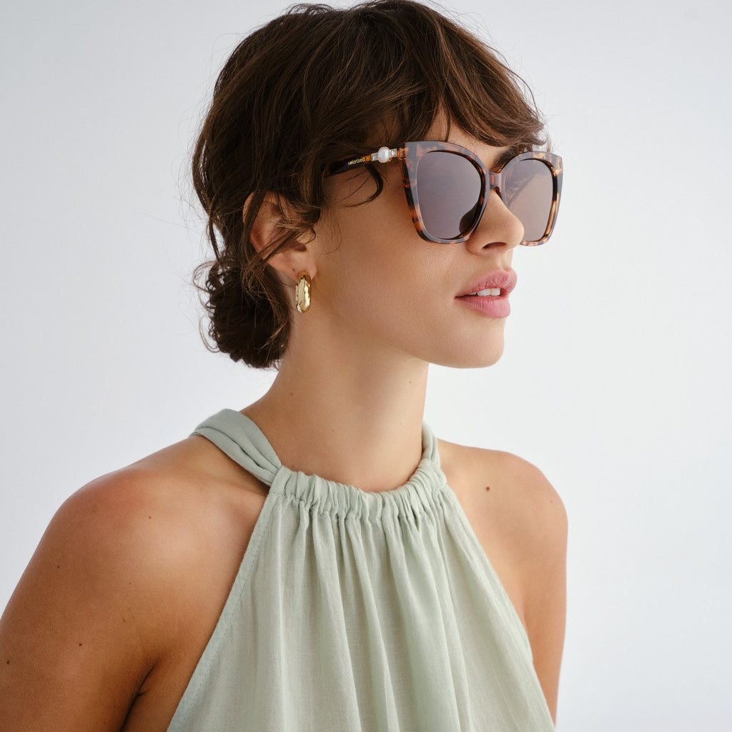 Solarized Maxi Cat Cookie Tort Female Cat-Eye Sunglasses | Eyewear Index