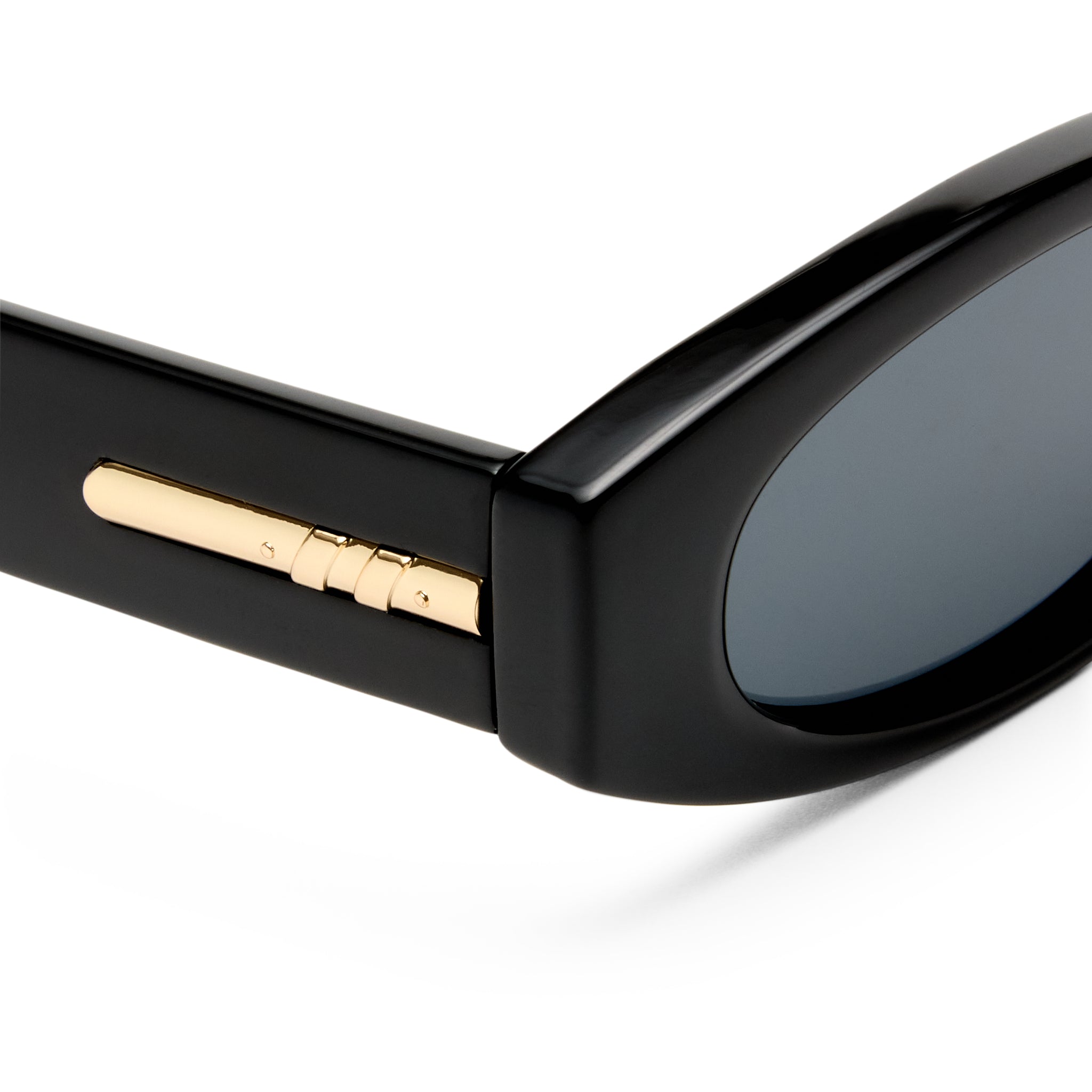 Le Specs Belladonna Black Female Oval Sunglasses | Eyewear Index