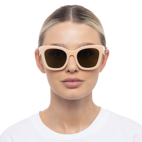 Le Specs Showstopper Butterscotch Female Cat-Eye Sunglasses | Eyewear Index