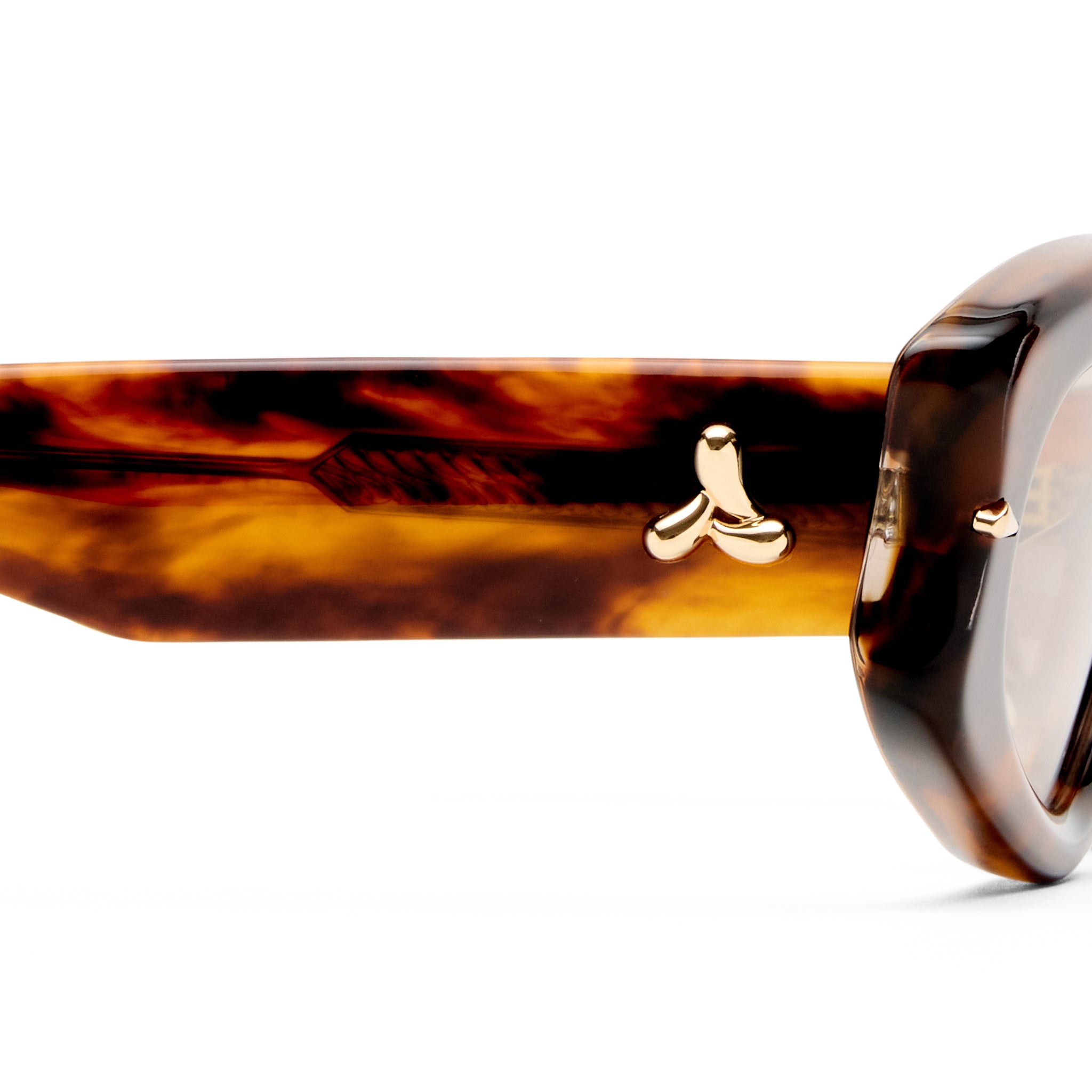Le Specs Lunar Haze Tortoiseshell Female Oval Sunglasses | Eyewear Index