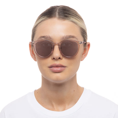 Le Specs Fire Starter Rosewater Female Round Sunglasses | Eyewear Index