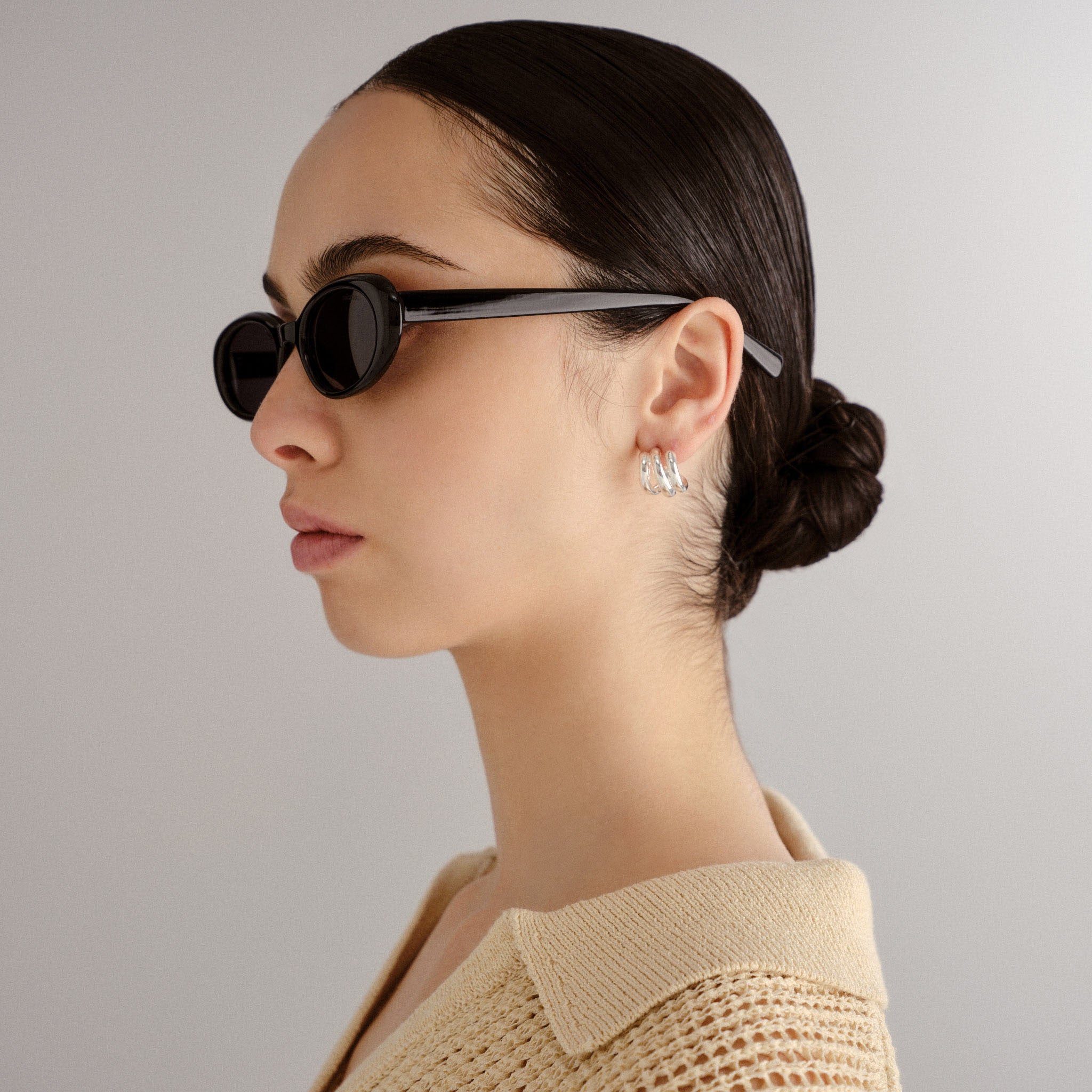Solarized Optic Solarized Slimfit Oval Black Female Oval Sunglasses | Eyewear Index