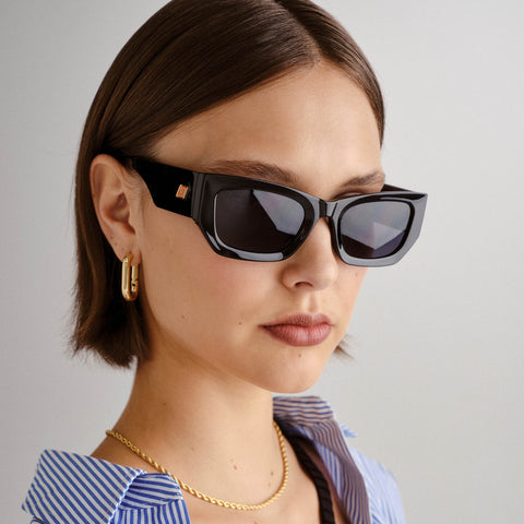 Le Specs Beachcomber Black Female D-Frame Sunglasses | Eyewear Index