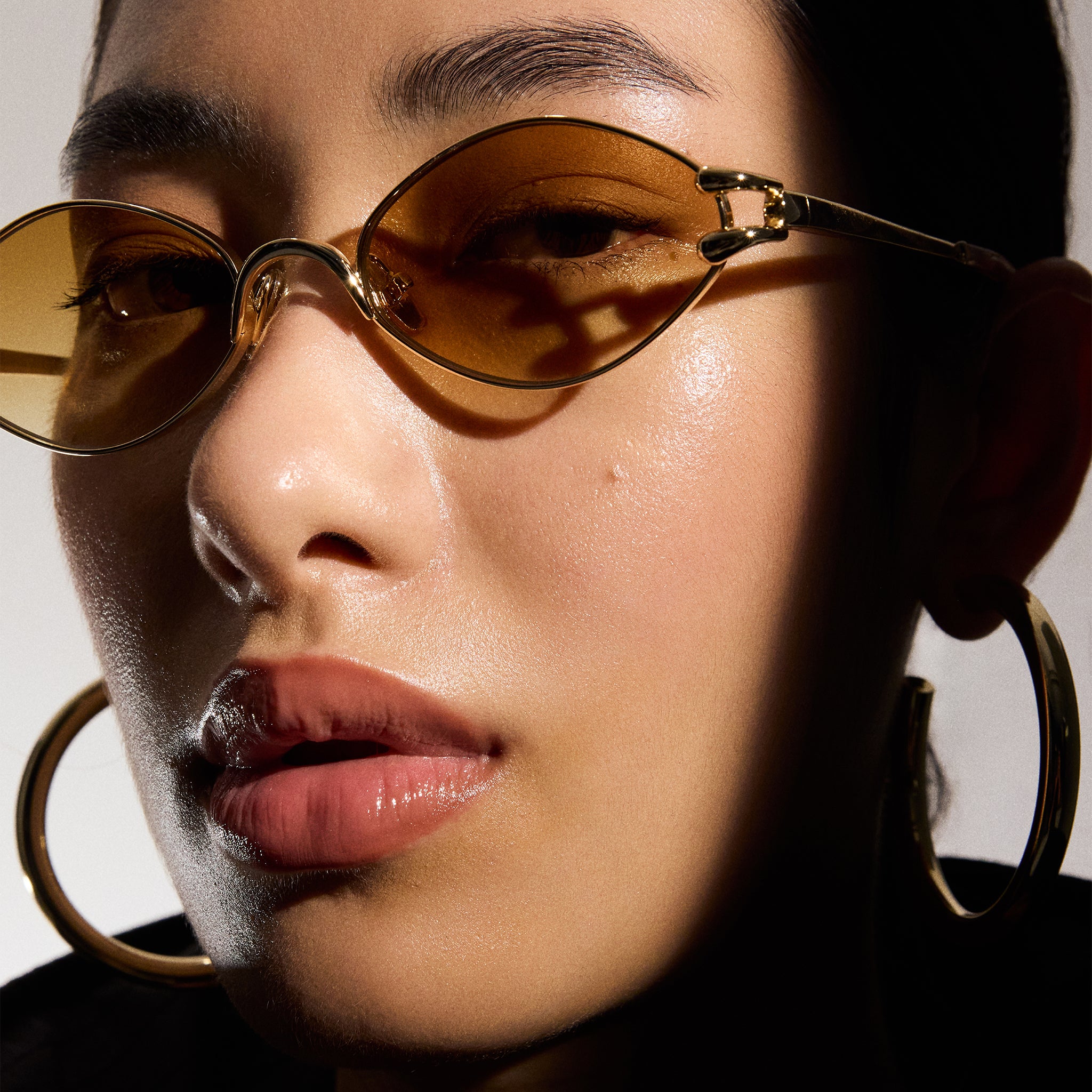 Le Specs Numero Quince Gold Female Oval Sunglasses | Eyewear Index