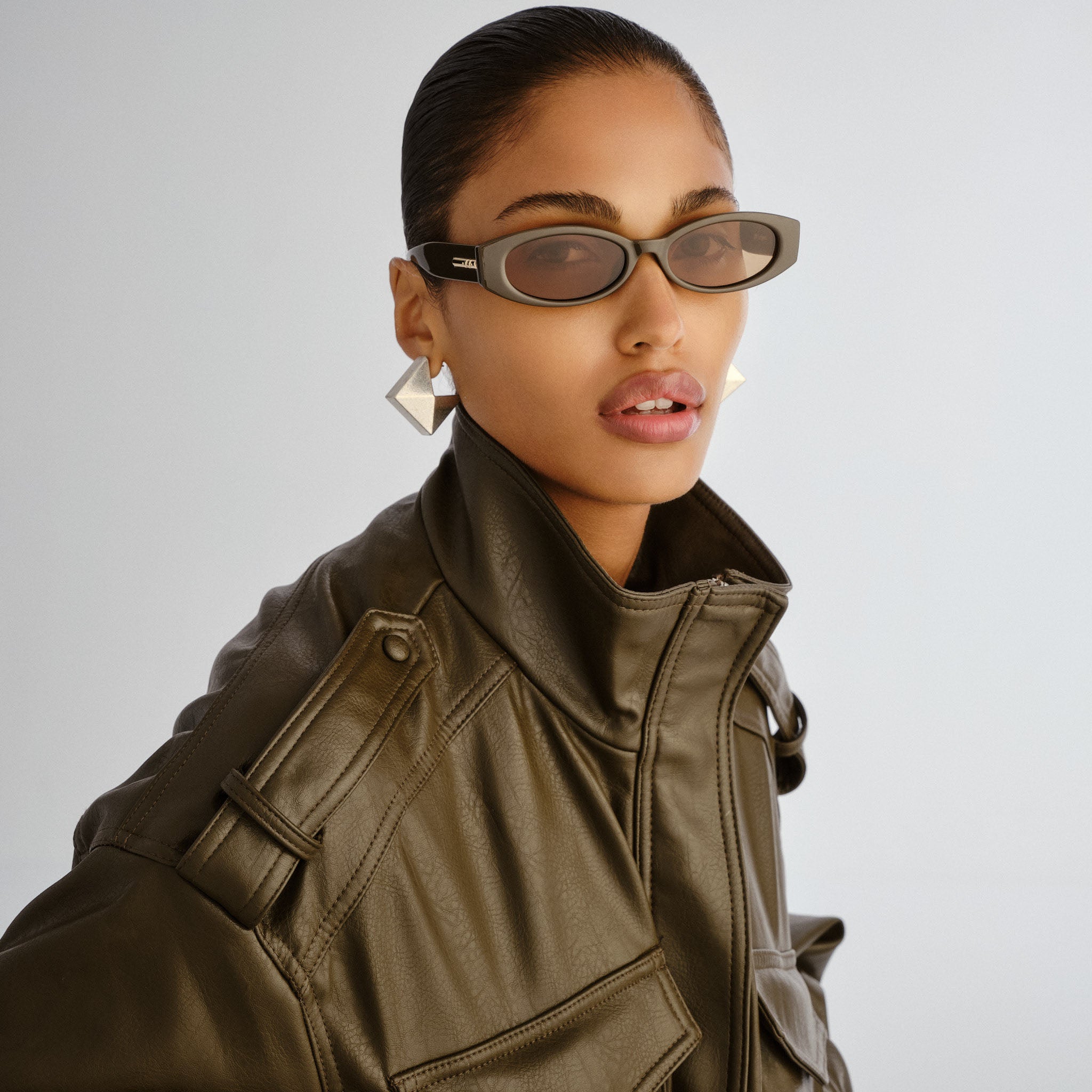 Le Specs Belladonna Cocoa Female Oval Sunglasses | Eyewear Index