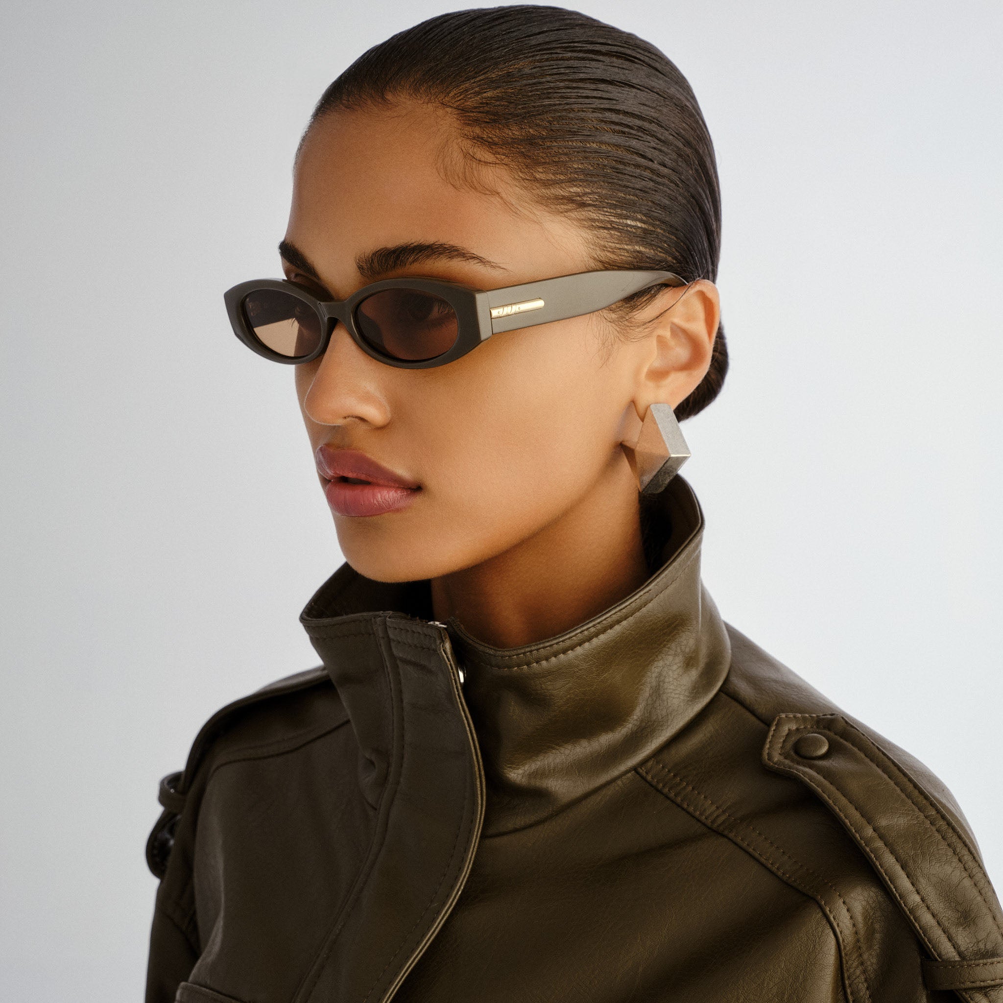 Le Specs Belladonna Cocoa Female Oval Sunglasses | Eyewear Index