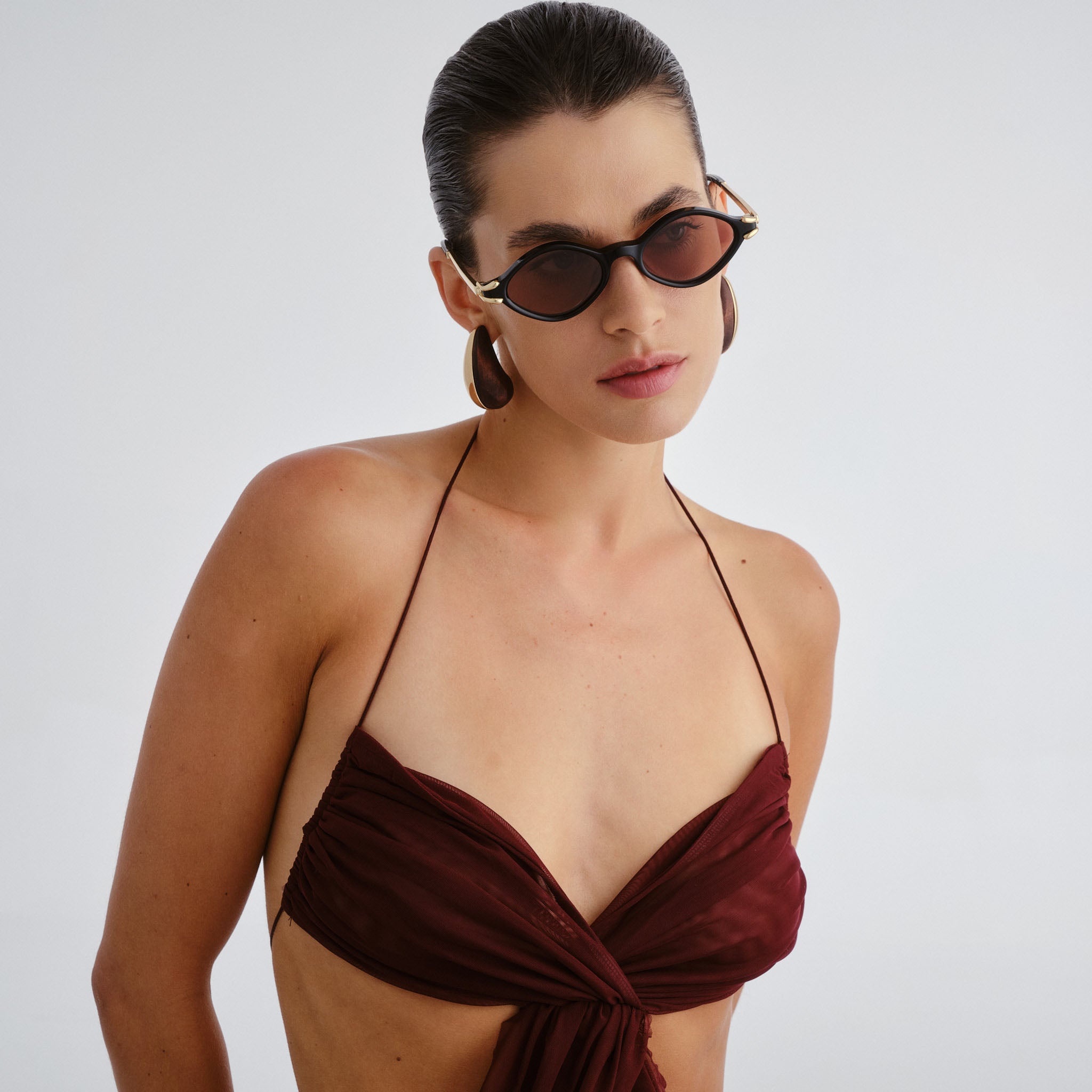 Le Specs Numero Trece Obsidian Black Female Oval Sunglasses | Eyewear Index