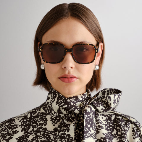 Oroton Signe Neo Tort Female Square Sunglasses | Eyewear Index